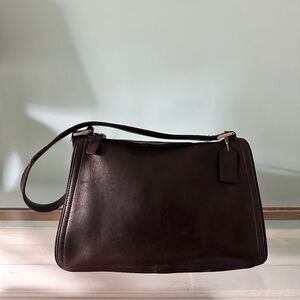 Coach vintage black leather shoulder handbag